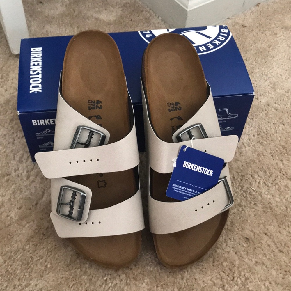 Brand New Birkenstock Arizona in Pull Up Stone